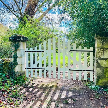 Bed & Breakfast Queen's Escape *