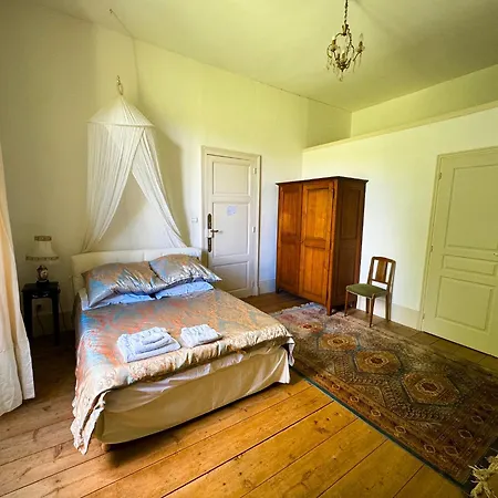 Queen's Escape Bed & Breakfast