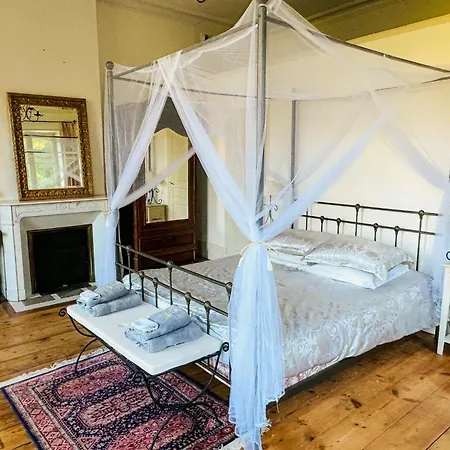 Bed & Breakfast Queen's Escape Martel