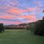 Bed & Breakfast Queen's Escape