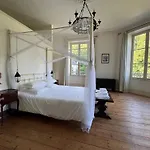 Queen's Escape Bed & Breakfast Martel