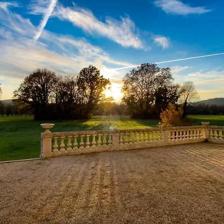 Bed & Breakfast Queen's Escape 3*