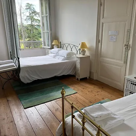 Bed & Breakfast Queen's Escape Martel