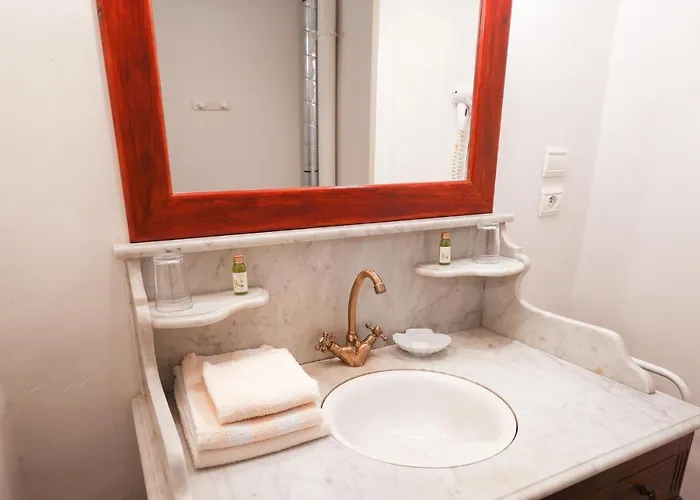 Queen's Escape Oda ve Kahvaltı 3*